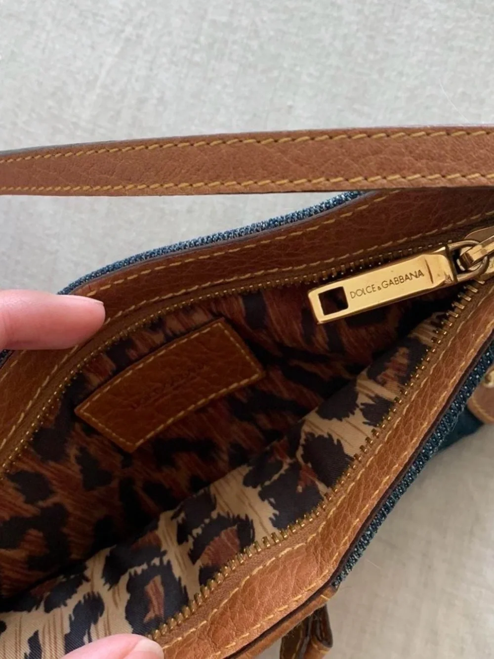 Vintage Dolce and Gabbana Denim
Mini Bag - Picture 4 of 4